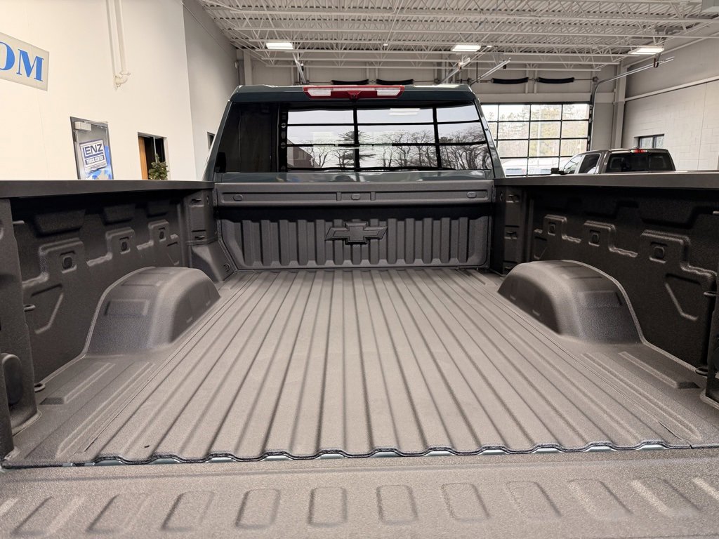 Used 2025 Chevrolet Silverado 2500 LT image 8