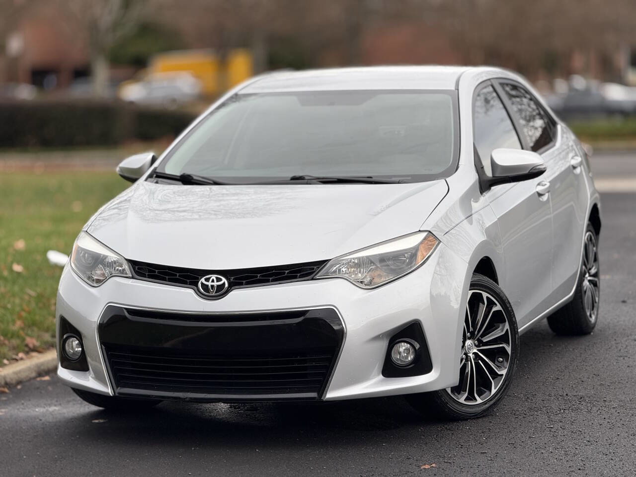 Used 2015 Toyota Corolla S FWD image 1