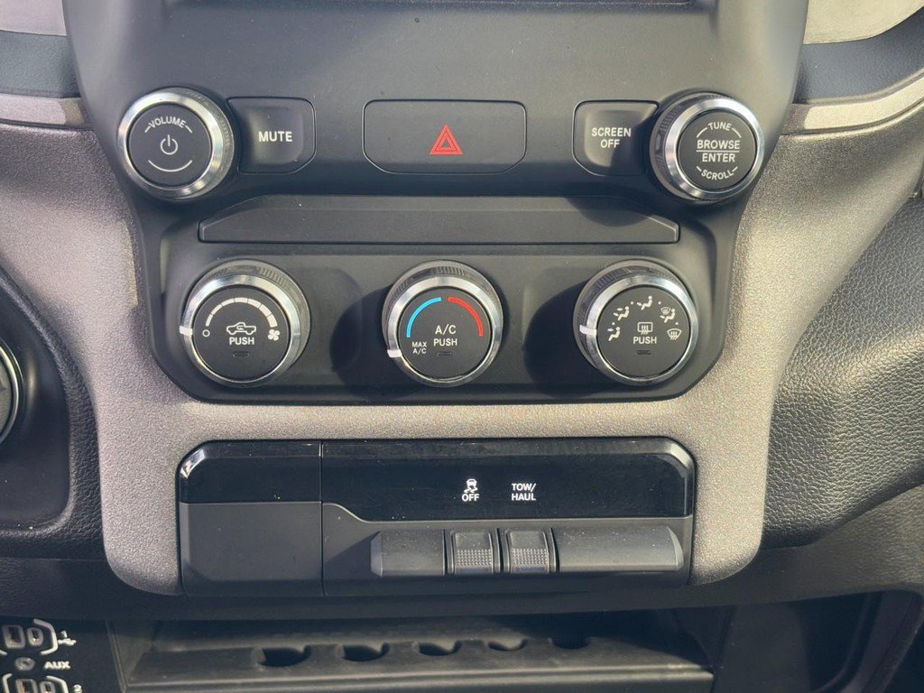 Used 2024 RAM 3500 Tradesman w/ Chrome Appearance Group image 26