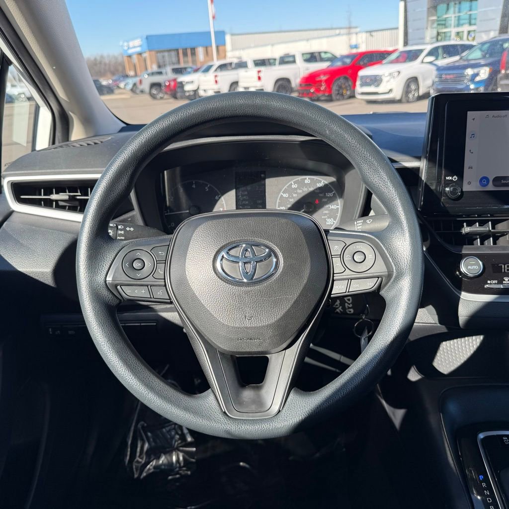 Used 2025 Toyota Corolla LE image 14