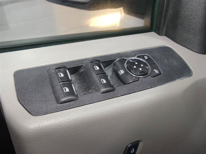 Used 2017 Ford F250 XL w/ Power Equipment Group AWD/4WD image 16