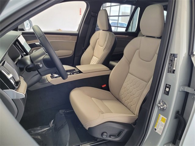 New 2026 Volvo XC90 B6 Plus w/ Protection Package Premier image 4
