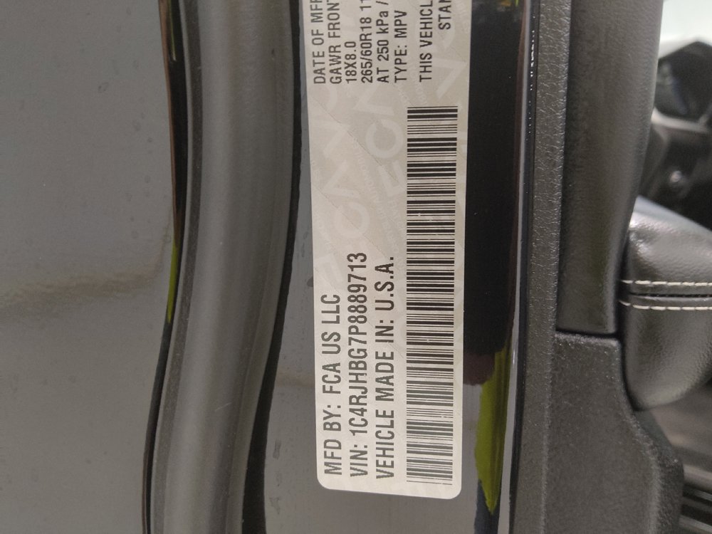 Used 2023 Jeep Grand Cherokee Limited AWD/4WD image 33