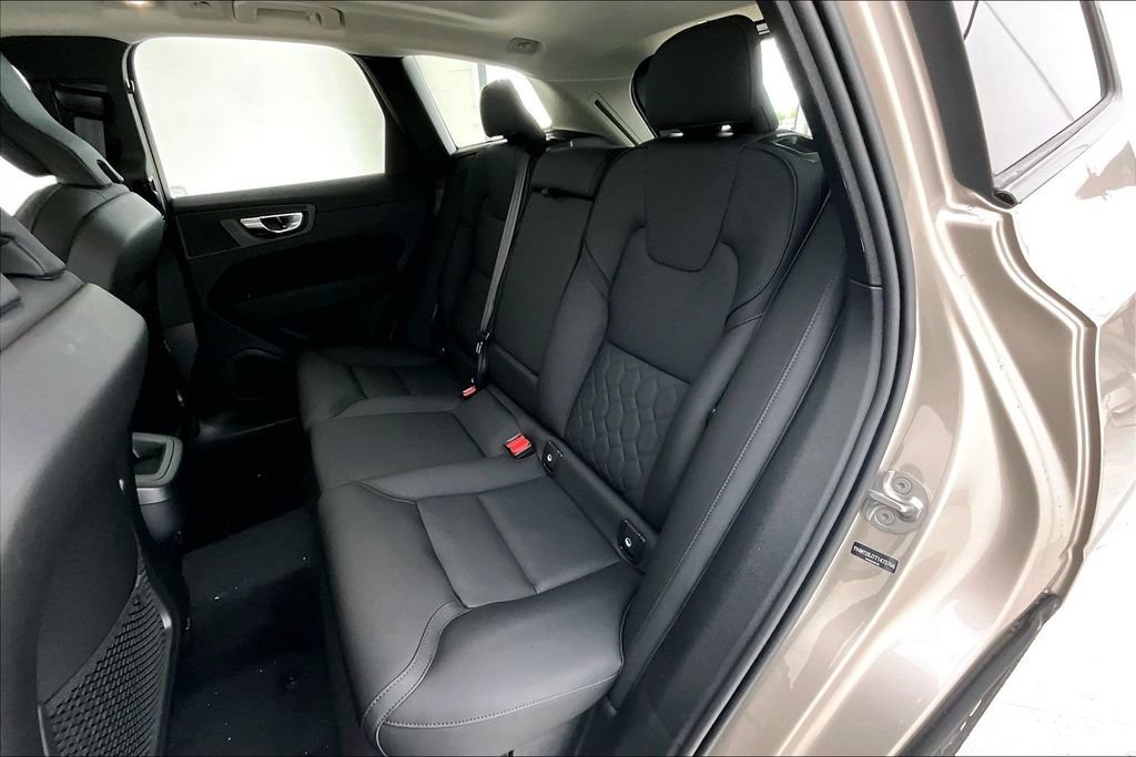 New 2026 Volvo XC60 B5 Core w/ Climate Package AWD/4WD image 19