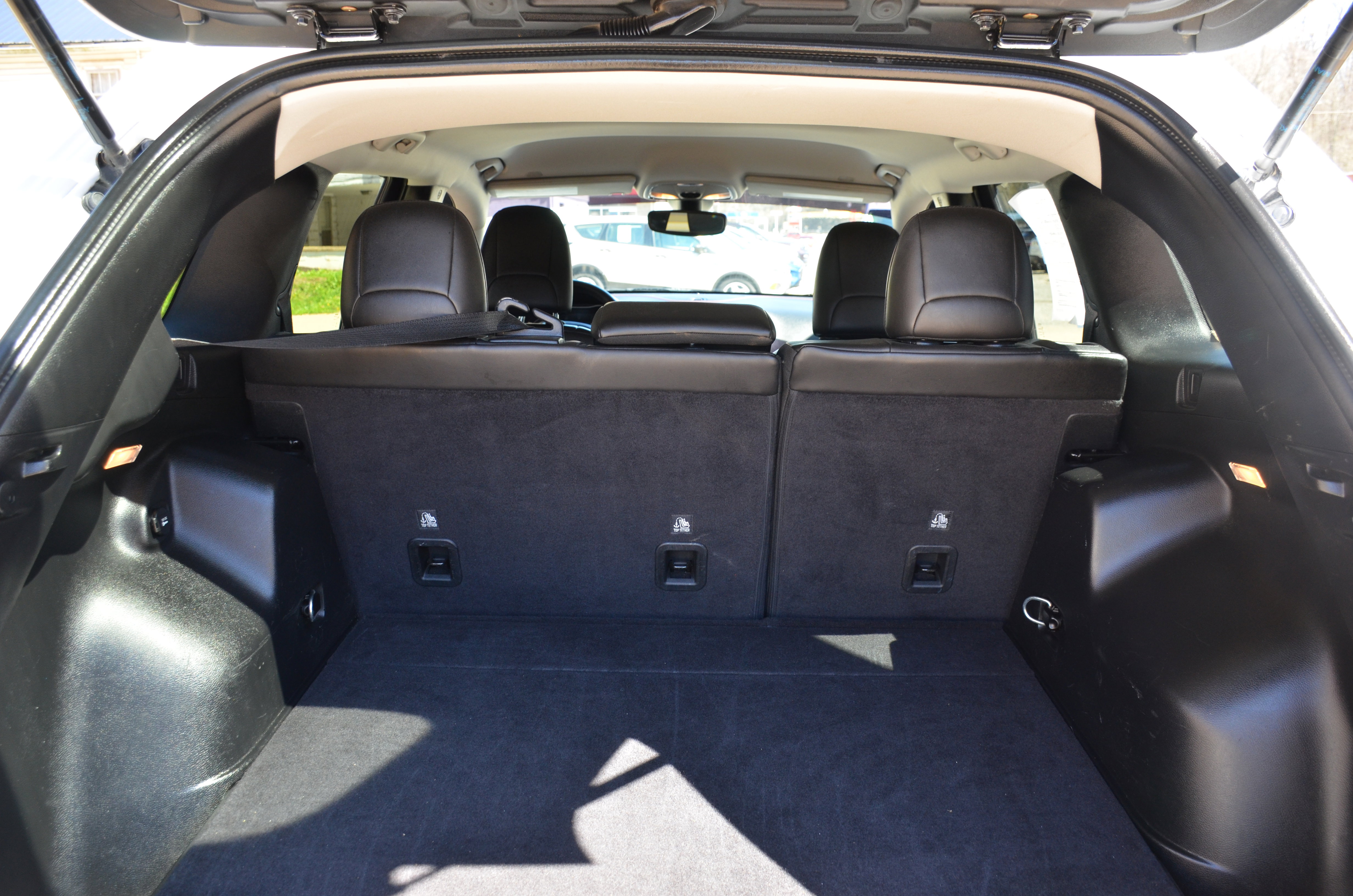 Used 2019 Jeep Cherokee Trailhawk w/ Cold Weather Group image 23