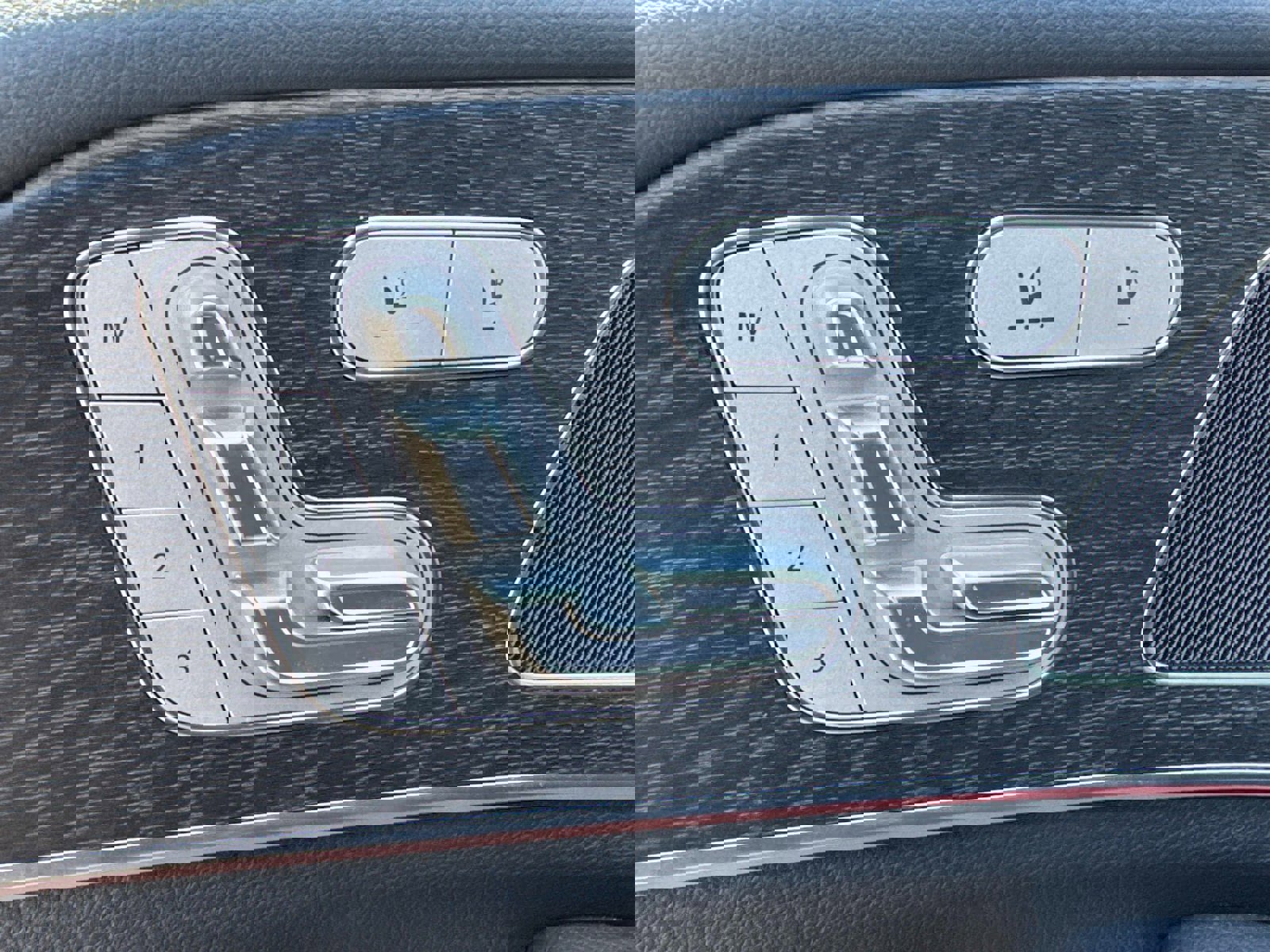 Used 2025 Mercedes-Benz GLE 350 4MATIC image 16