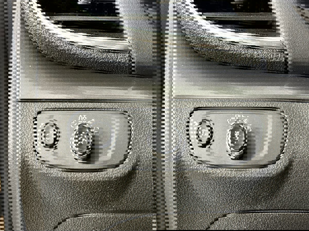 Used 2018 Buick Encore Preferred image 10