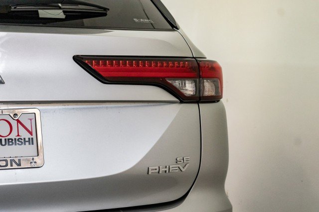 New 2025 Mitsubishi Outlander SE image 5