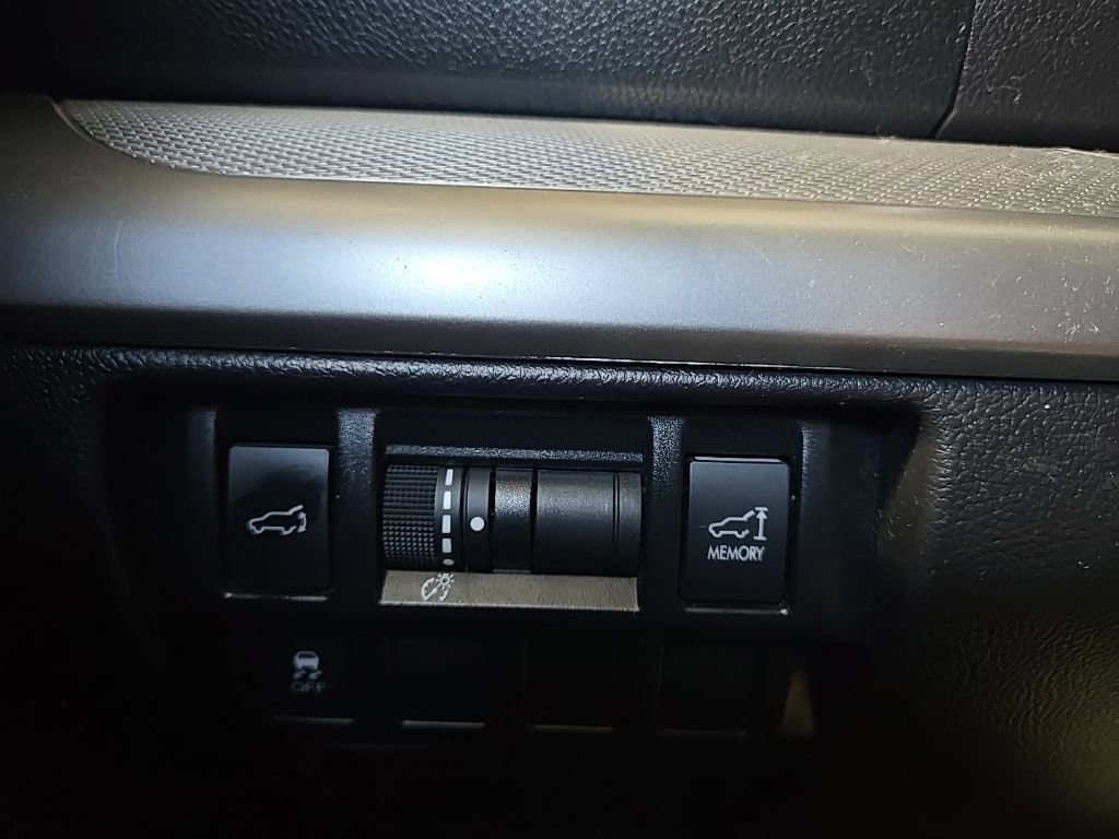 Used 2017 Subaru Outback 2.5i Premium AWD/4WD image 18