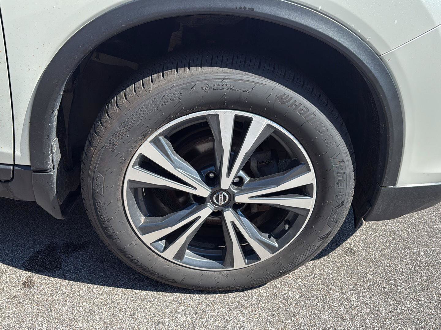 Used 2019 Nissan Rogue SL AWD/4WD image 14