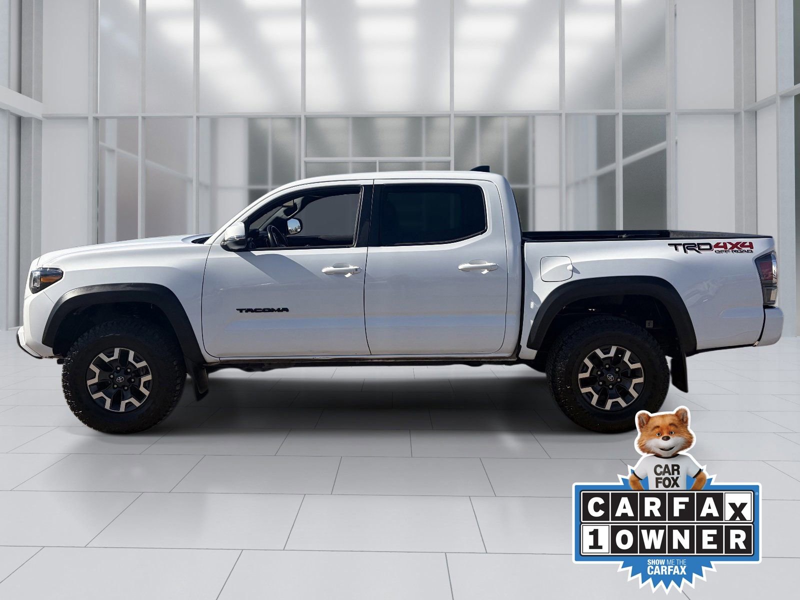 Used 2023 Toyota Tacoma TRD Off-Road w/ Technology Package AWD/4WD image 3