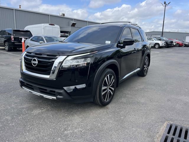 Used 2024 Nissan Pathfinder Platinum w/ Cargo Package image 7