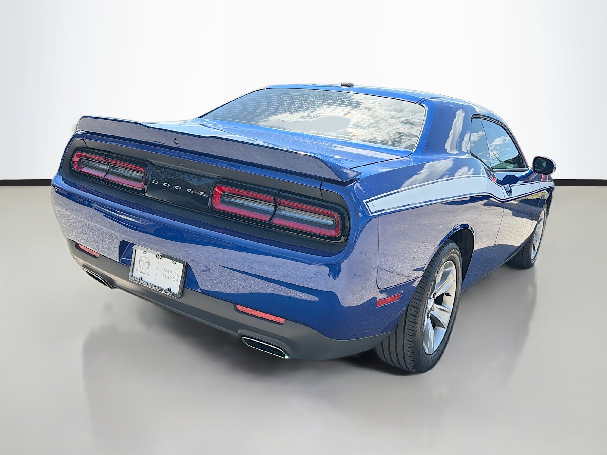 Used 2019 Dodge Challenger SXT image 3