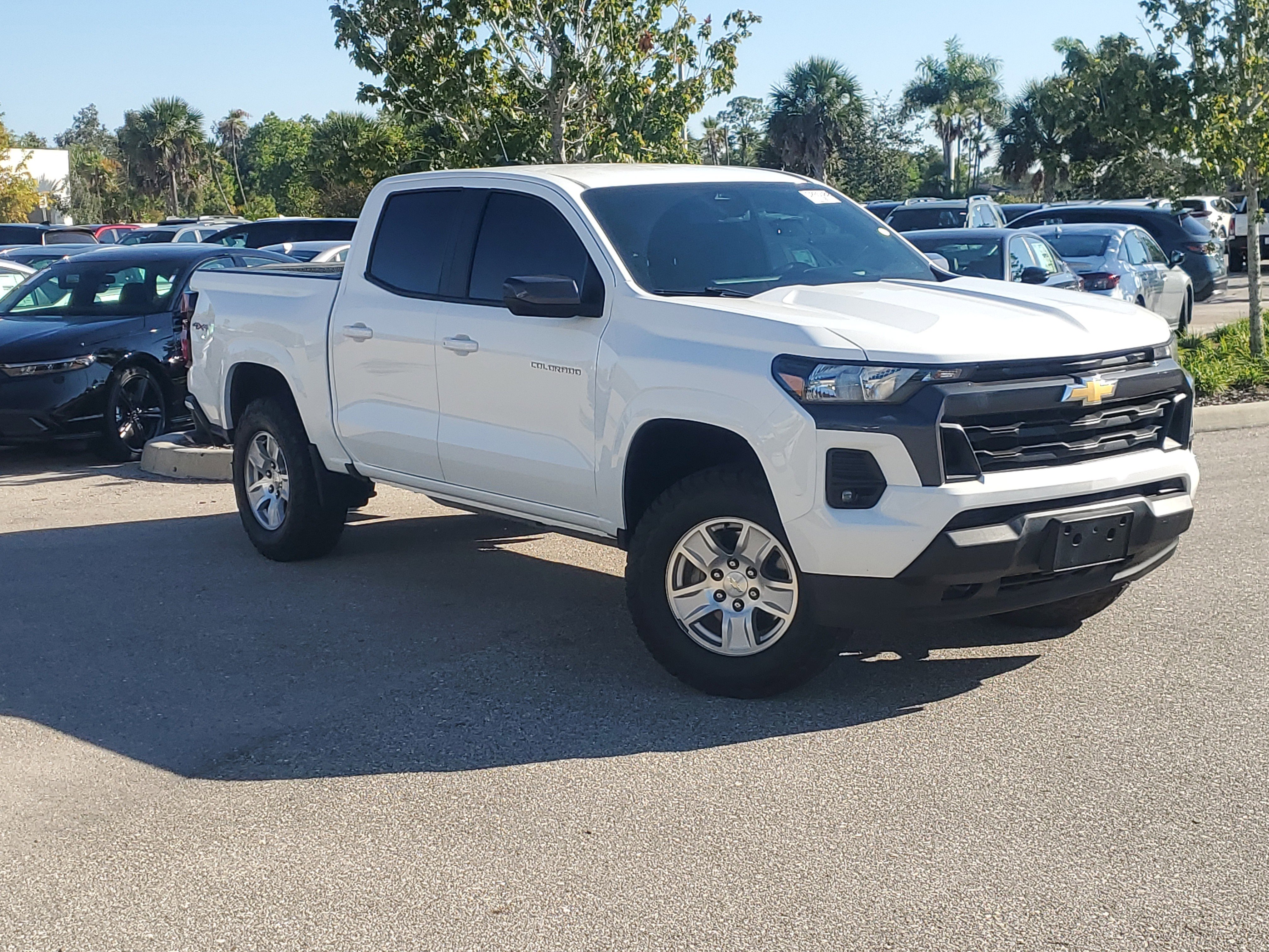 Used 2023 Chevrolet Colorado LT w/ LT Convenience Package II image 32