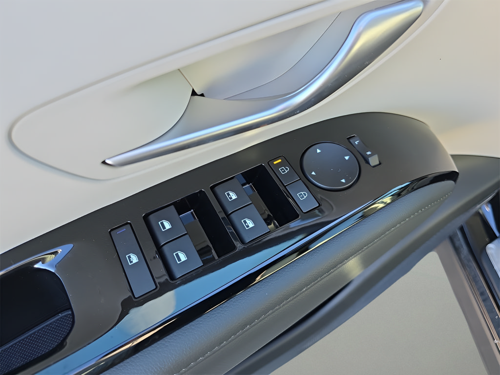 Certified 2025 Hyundai Tucson Limited FWD image 15