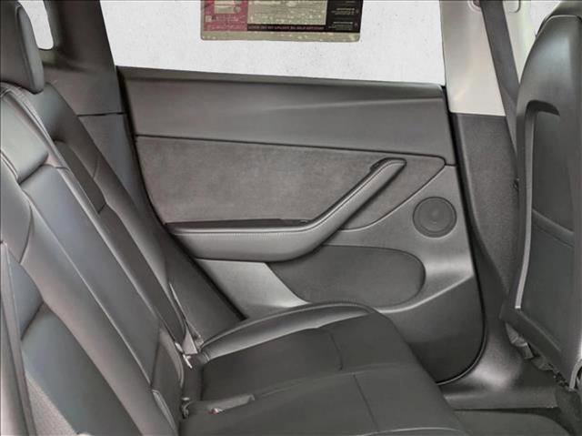 Used 2021 Tesla Model Y Long Range AWD/4WD image 25