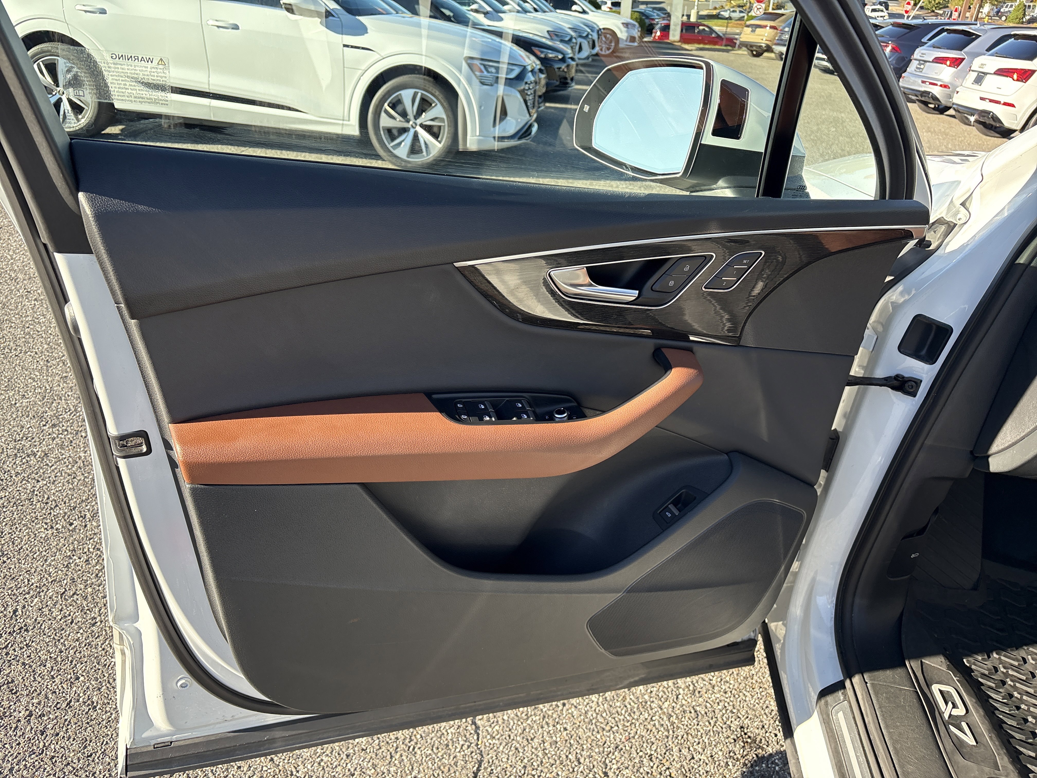 Certified 2022 Audi Q7 2.0T Premium w/ Convenience Package image 6