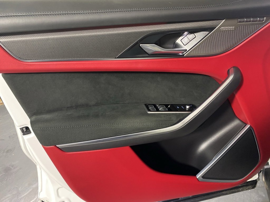 Used 2021 Jaguar F-PACE SVR image 24