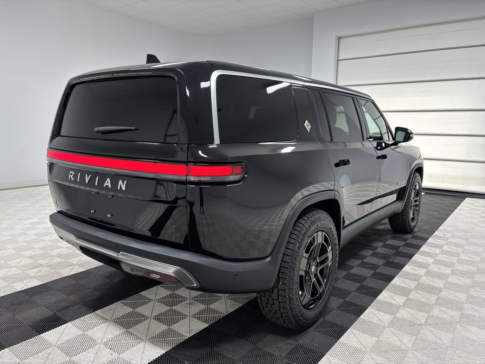 Used 2023 Rivian R1S Adventure Quad AWD/4WD image 5