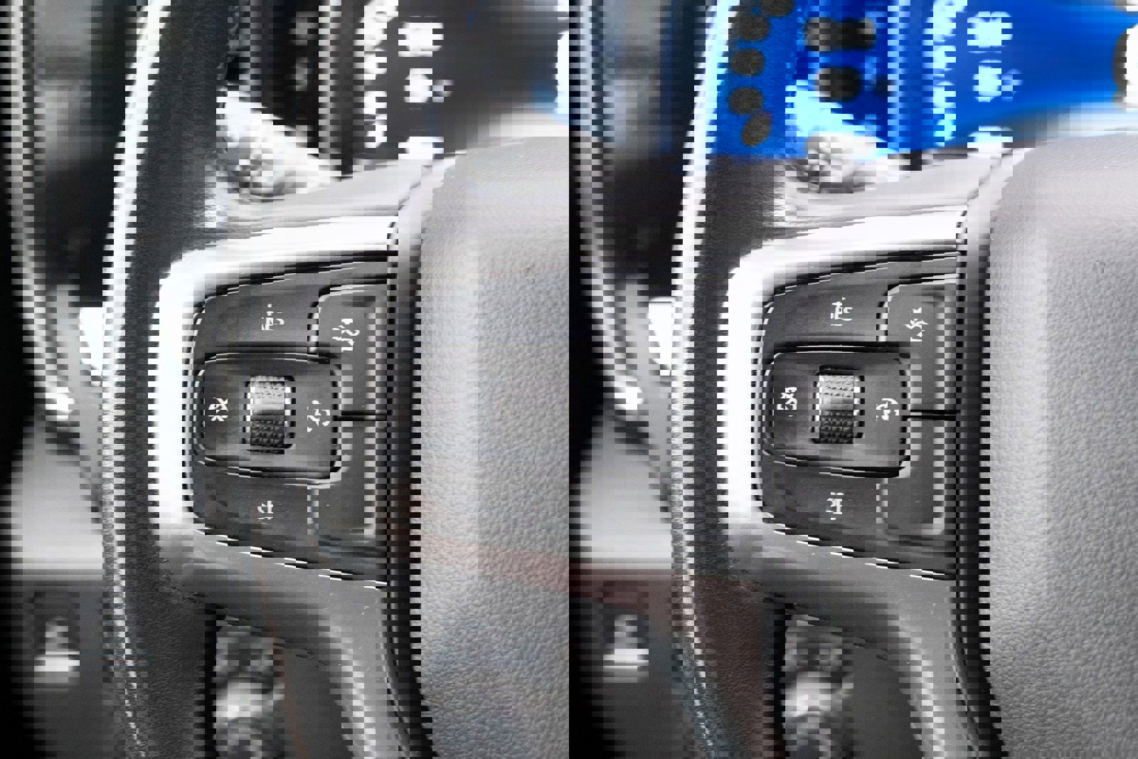 Used 2024 Chevrolet Silverado 3500 LT image 6