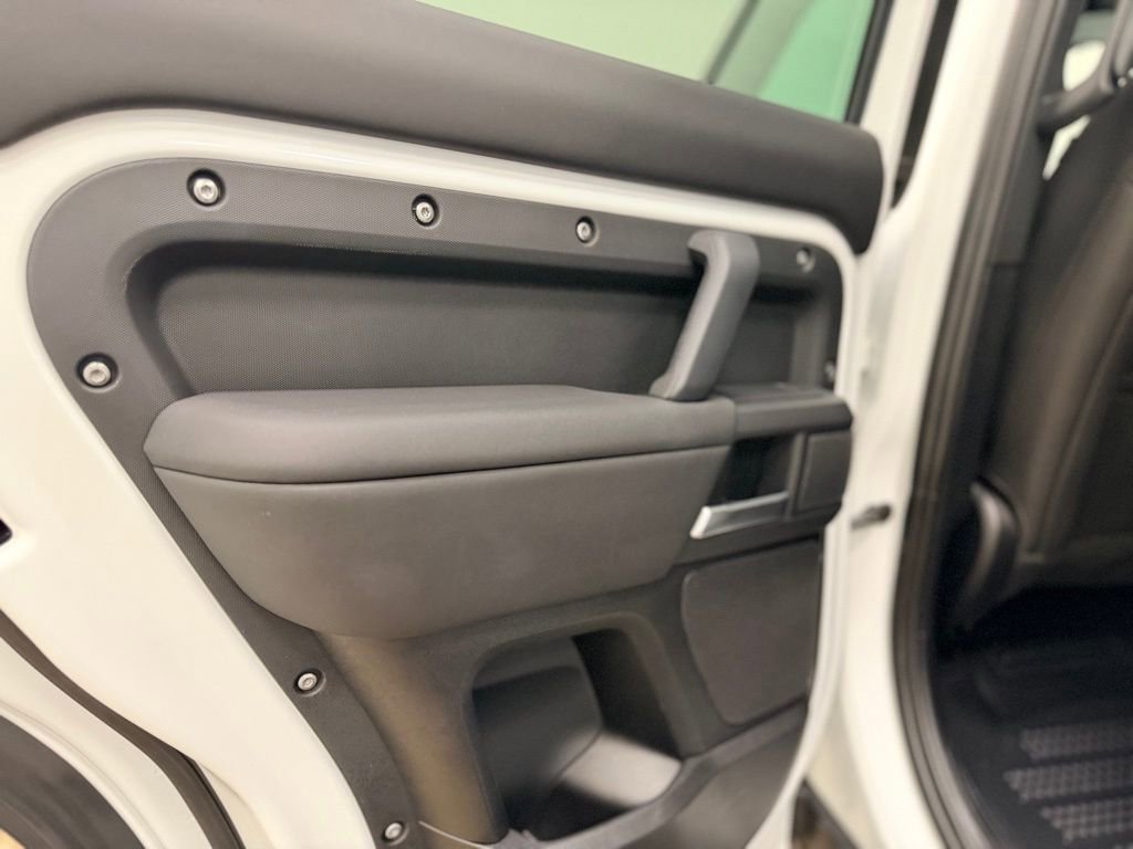 Used 2025 Land Rover Defender 110 S image 22