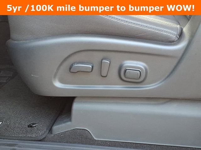 Used 2024 Nissan Titan SV w/ SV Convenience Package image 16