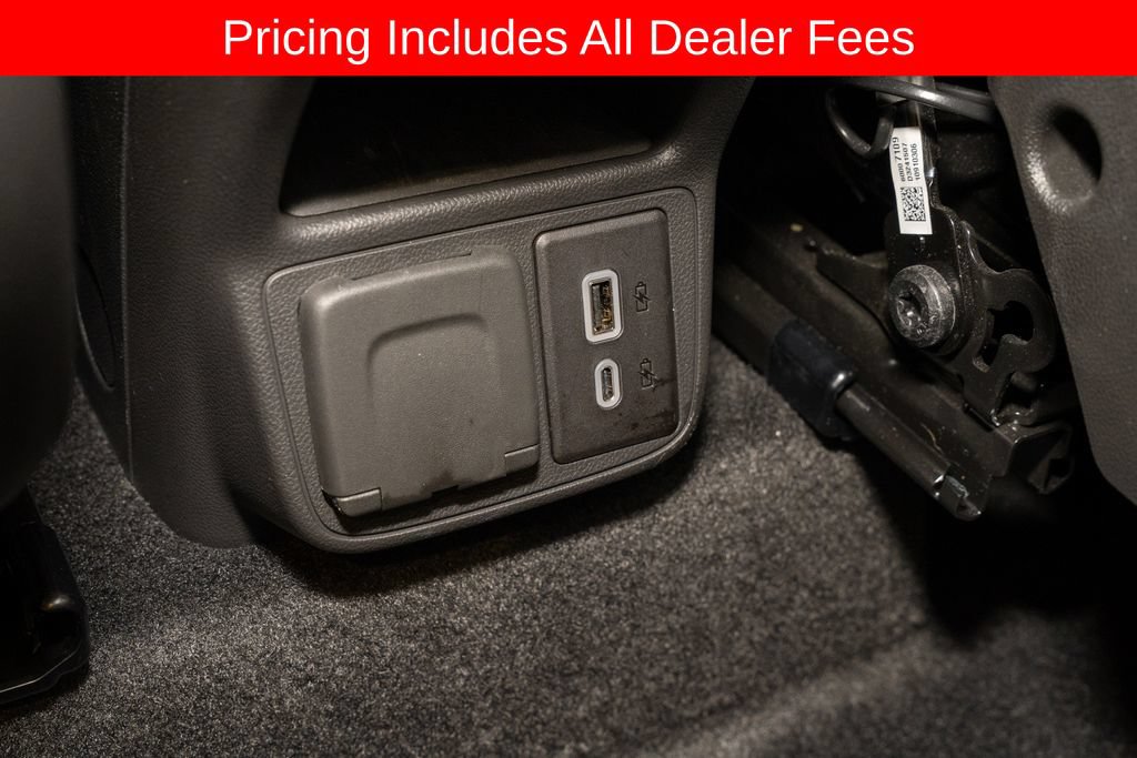 Used 2025 Buick Encore GX Avenir w/ Avenir Convenience Package FWD image 8