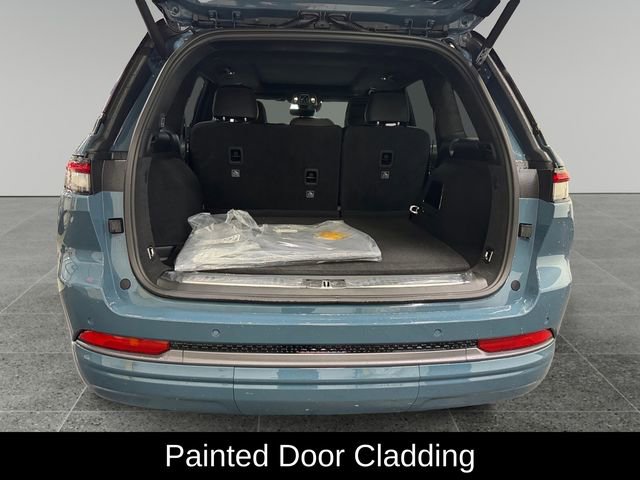 New 2026 Jeep Grand Cherokee Summit image 15