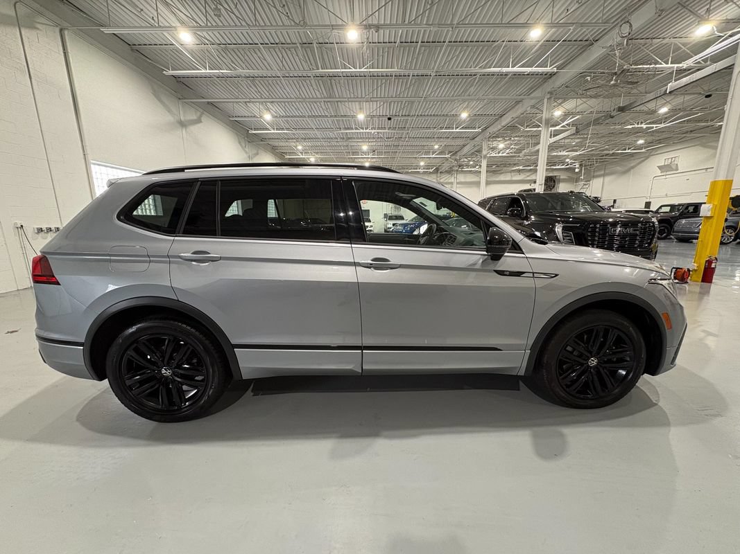 Used 2022 Volkswagen Tiguan SE R-Line AWD/4WD image 8