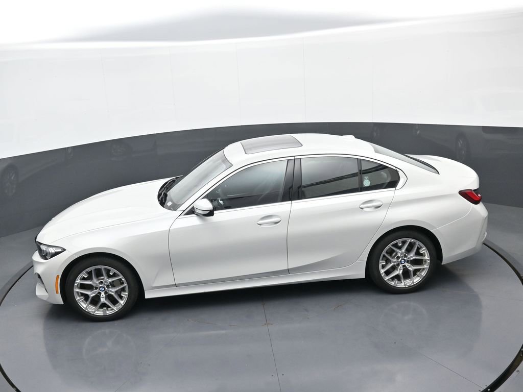 New 2025 BMW 330i xDrive Sedan w/ Convenience Package image 32