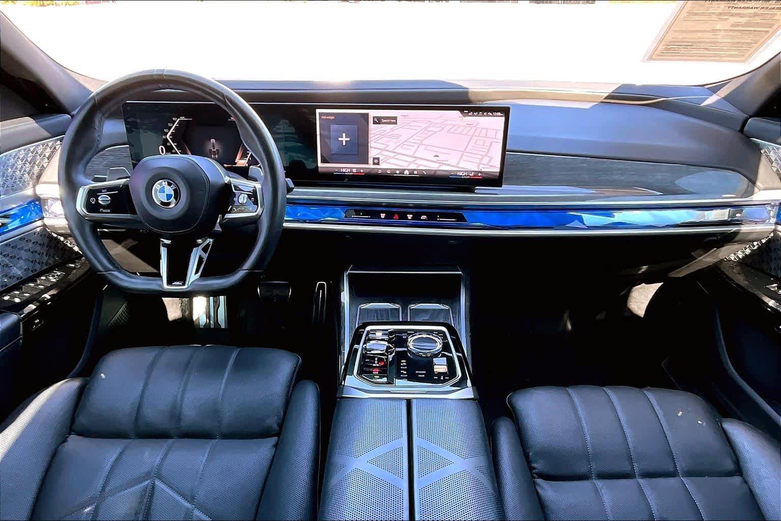 Used 2023 BMW 760i xDrive w/ Executive Package image 16