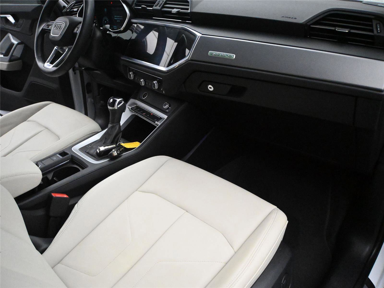 Used 2022 Audi Q3 2.0T Premium Plus w/ Premium Plus Package image 19