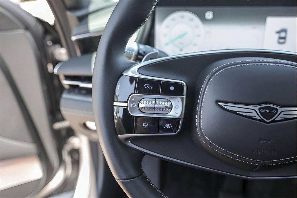 Used 2025 Genesis G90 3.5T image 14
