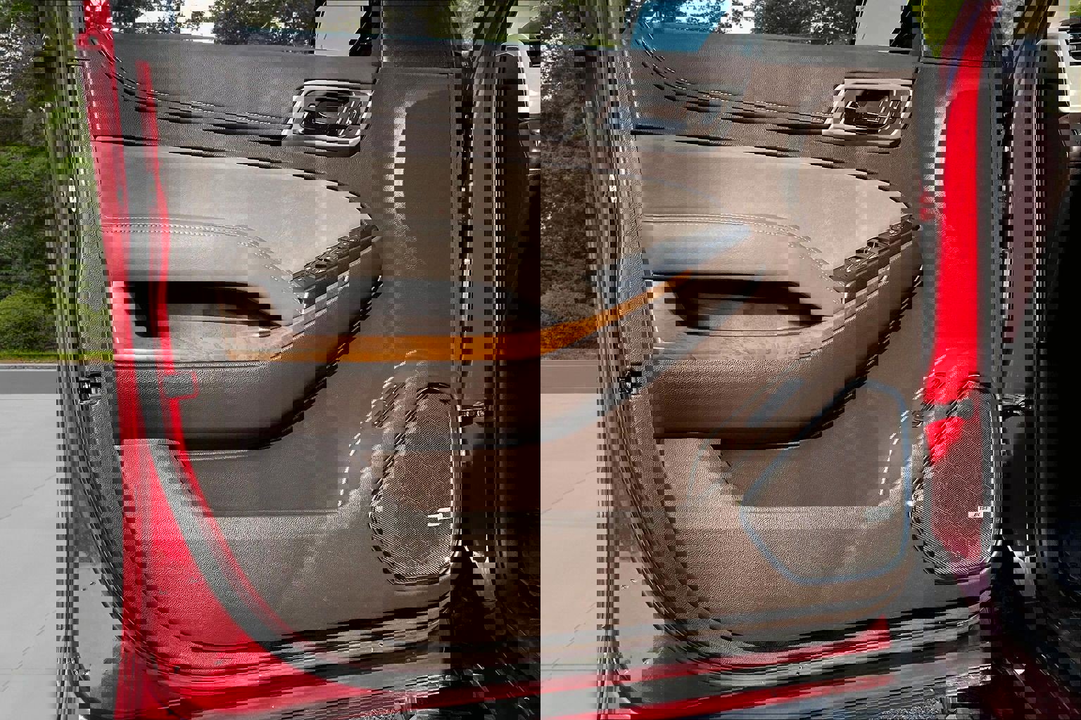 Used 2020 GMC Yukon Denali w/ Denali Premium Package image 22