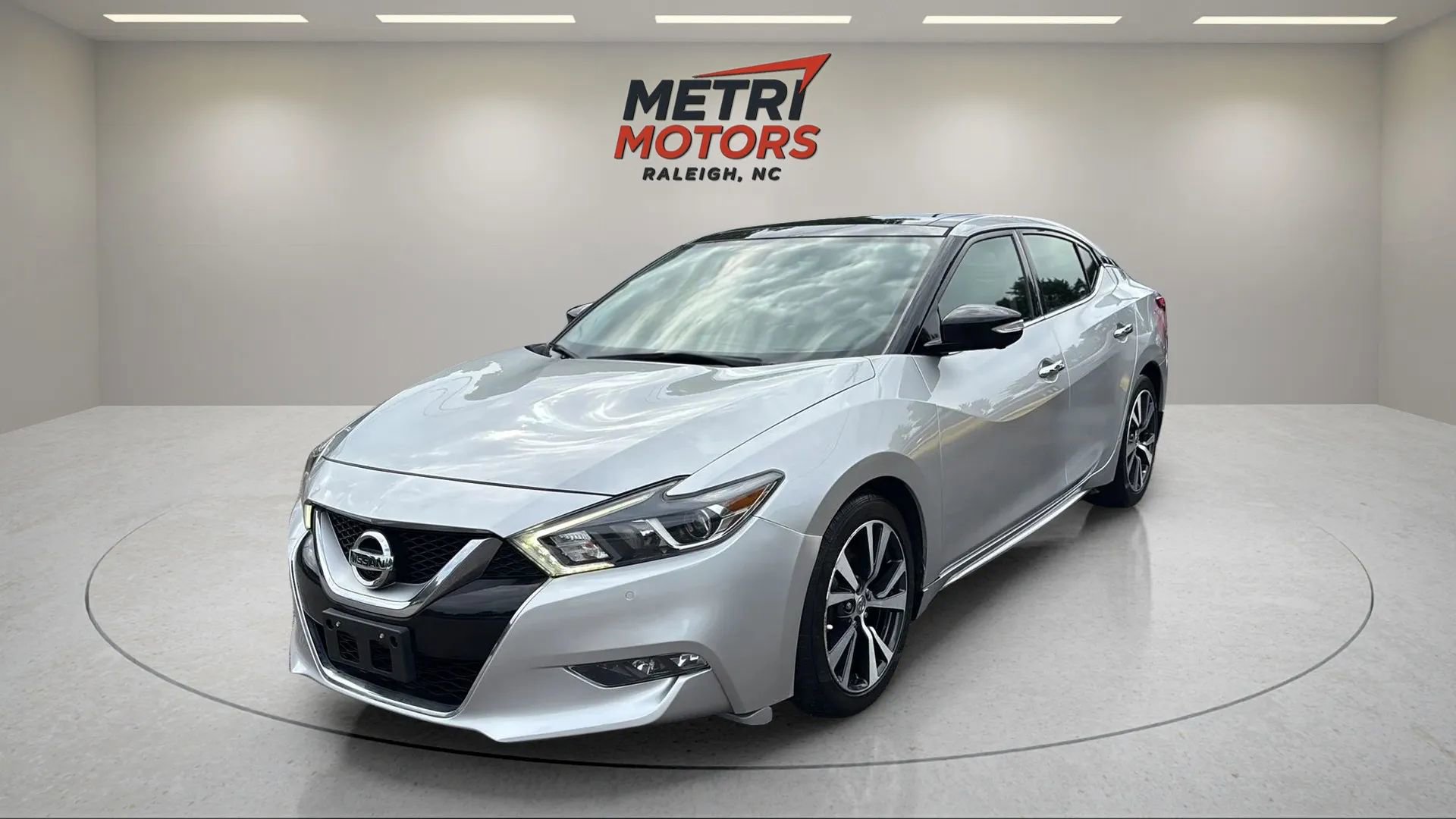Used 2017 Nissan Maxima Platinum image 13