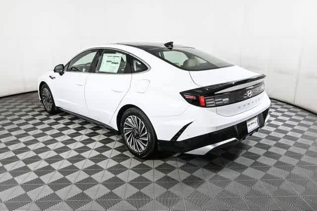 New 2025 Hyundai Sonata Limited FWD image 4