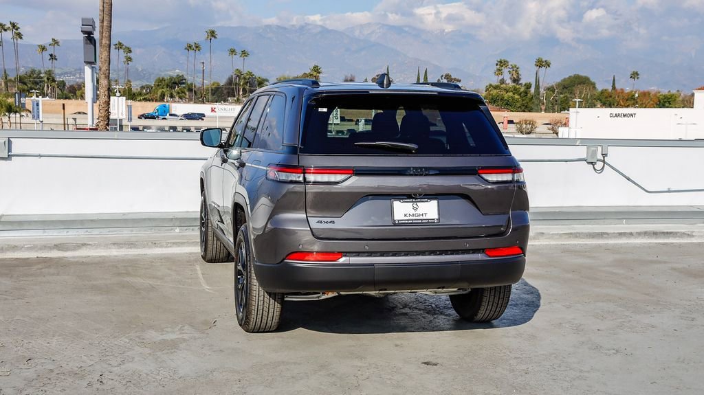 New 2026 Jeep Grand Cherokee Altitude image 7