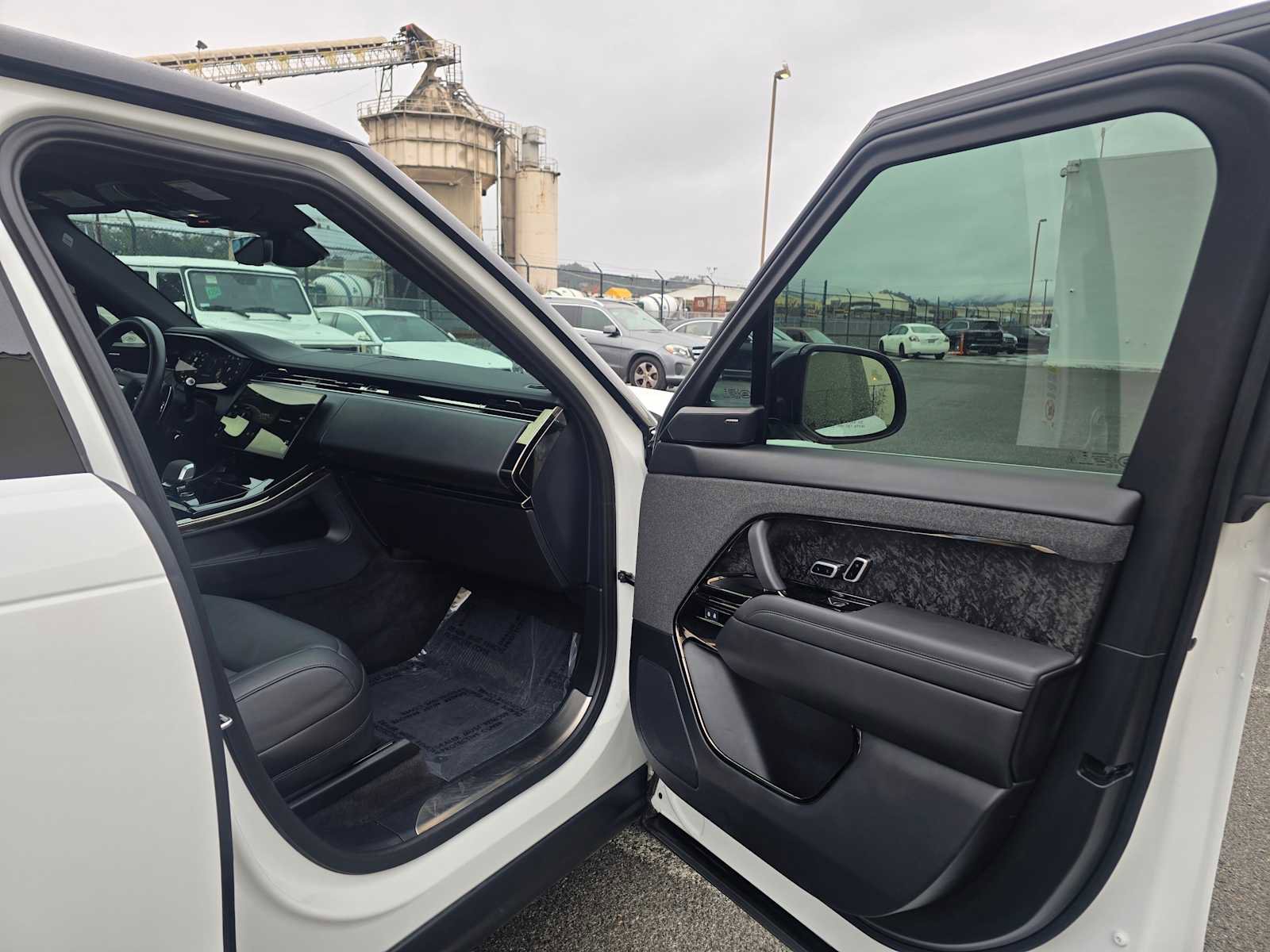 Used 2024 Land Rover Range Rover Sport Dynamic SE image 12