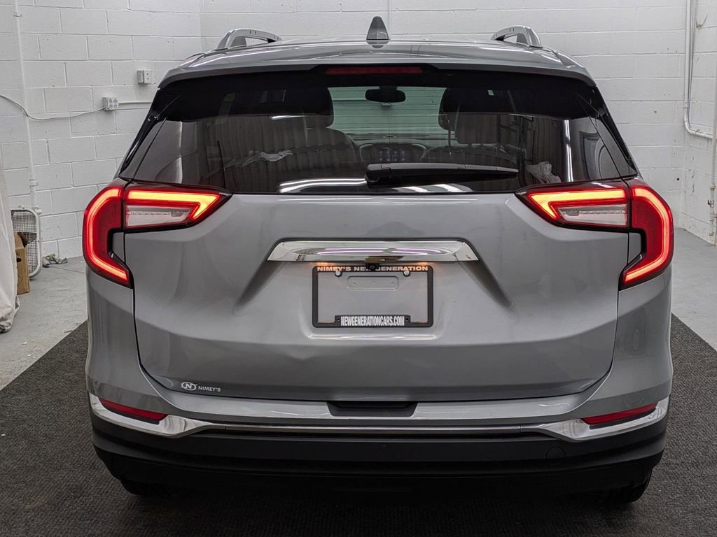 Used 2024 GMC Terrain SLT AWD/4WD image 18