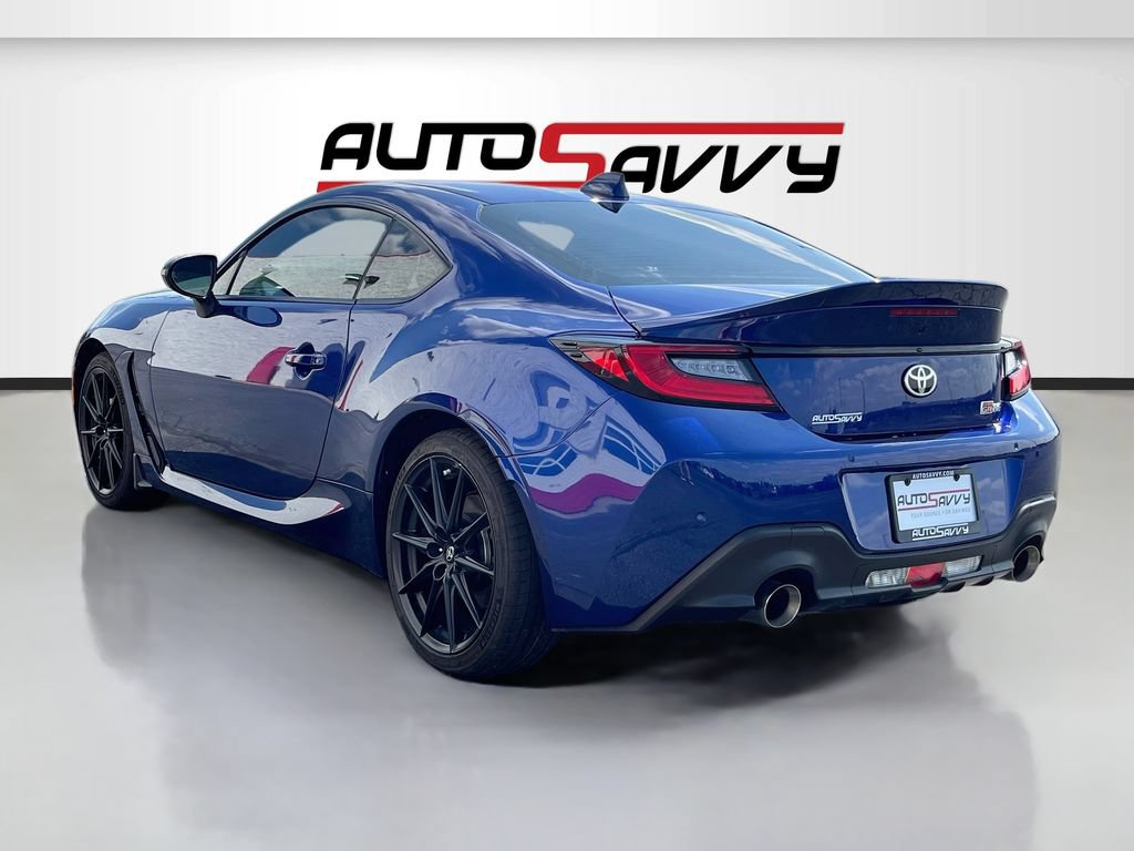 Used 2025 Toyota GR86 Premium RWD image 5