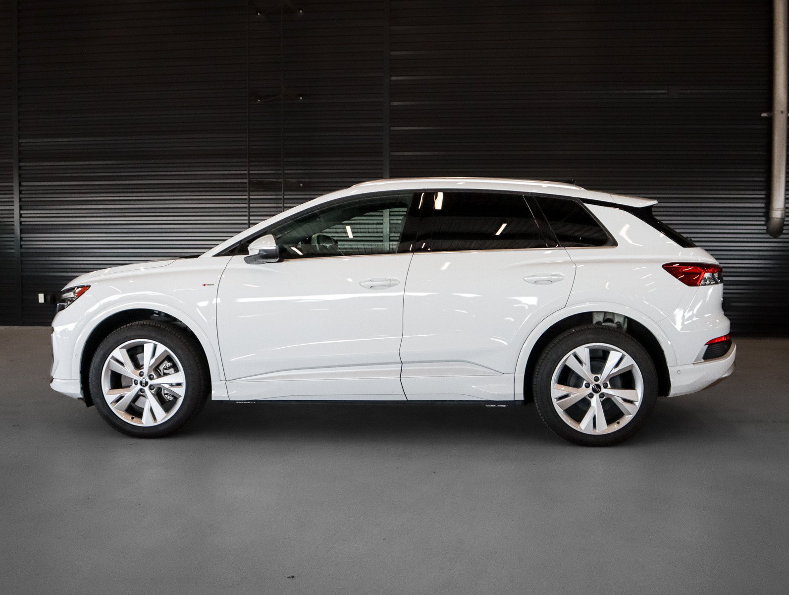 Used 2023 Audi Q4 e-tron Premium Plus AWD/4WD image 13