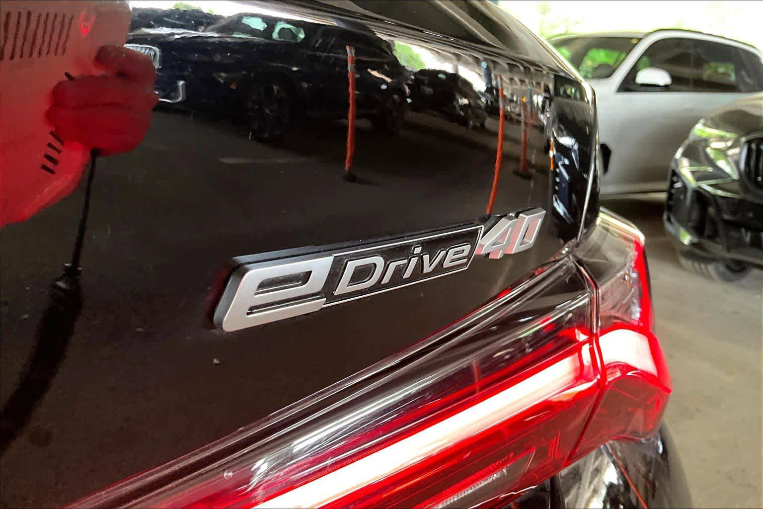 Used 2024 BMW i4 eDrive40 w/ Premium Package RWD image 9