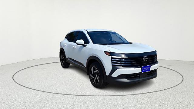 Used 2025 Nissan Kicks SV image 1