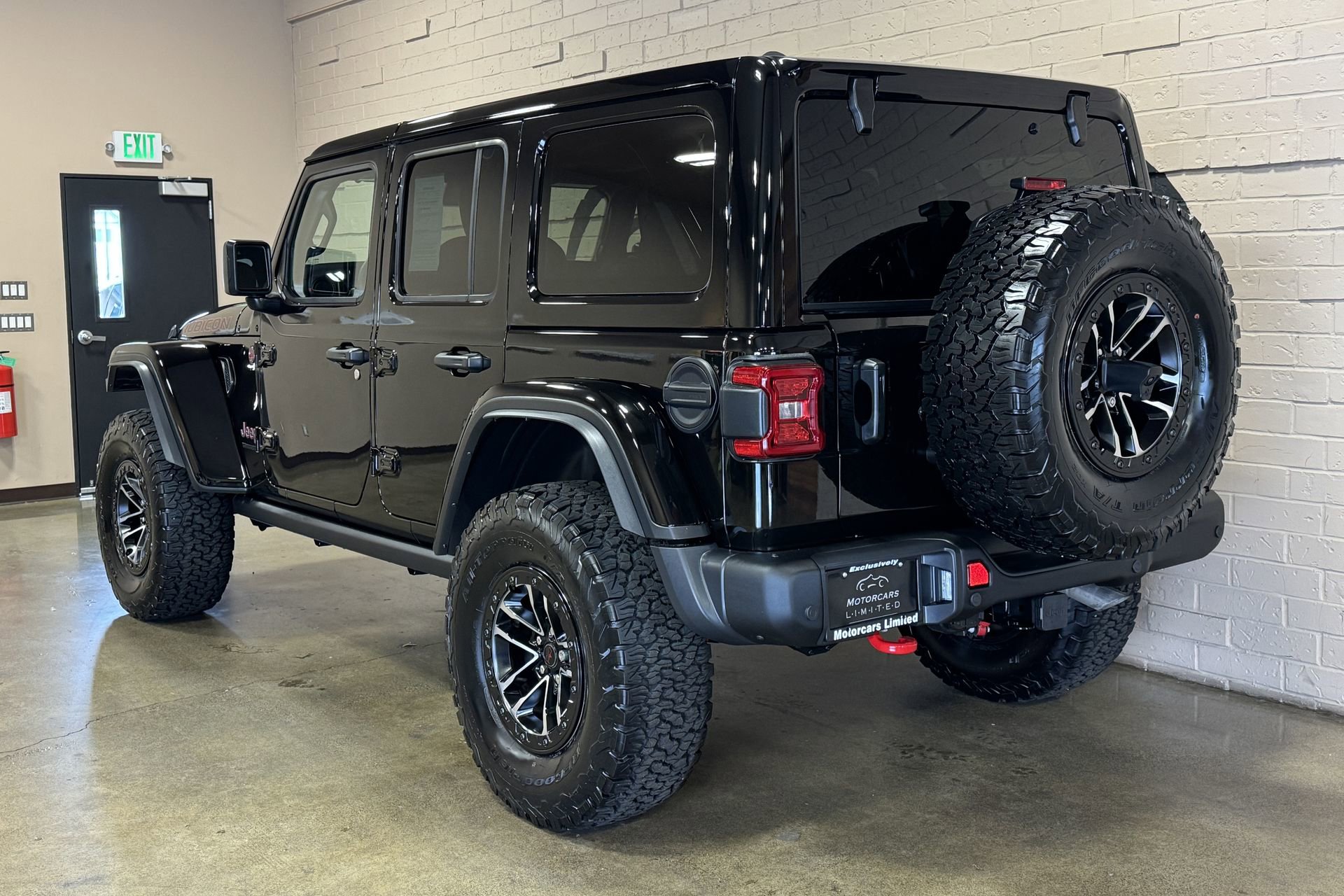 Used 2024 Jeep Wrangler Unlimited Rubicon AWD/4WD image 7