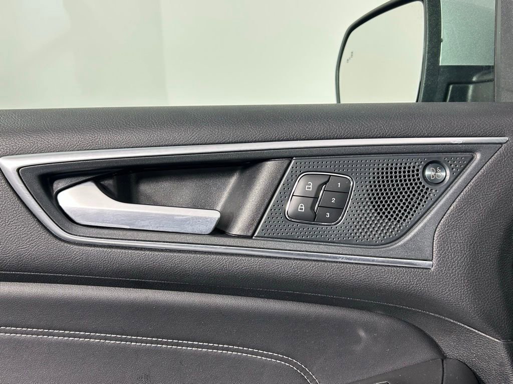 Used 2024 Ford Edge Titanium image 36