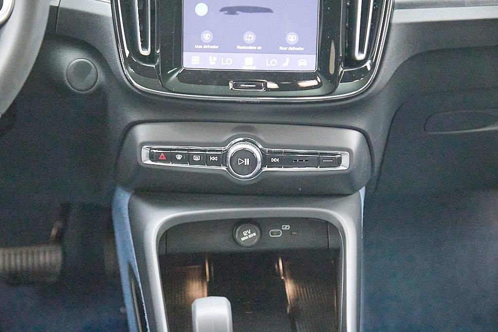 Certified 2023 Volvo C40 P8 Recharge Ultimate image 28