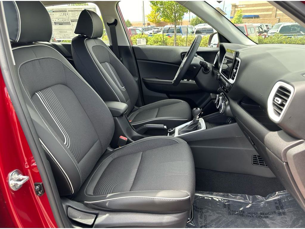 Used 2024 Hyundai Venue Limited image 23