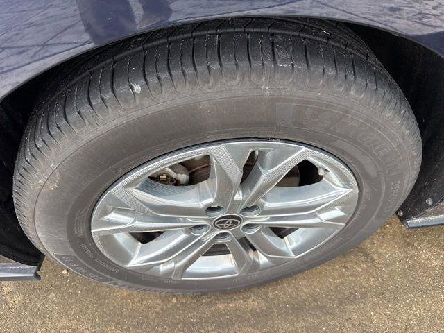 Certified 2021 Toyota Sienna XSE w/ XSE Plus Package AWD/4WD image 2