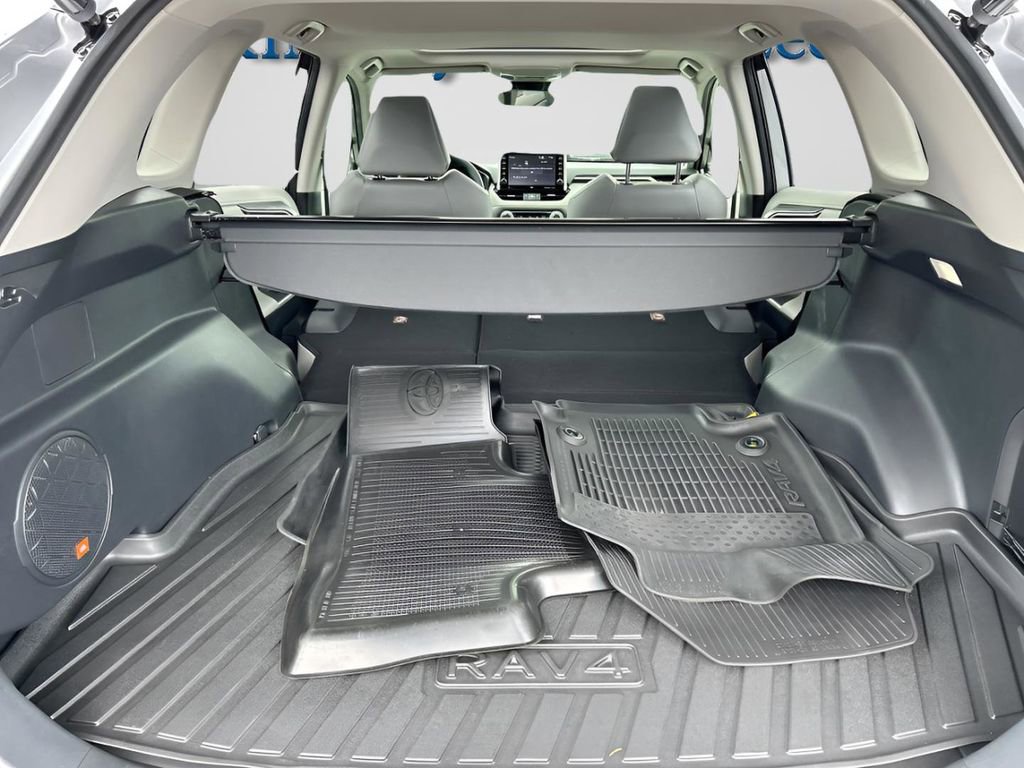 Used 2022 Toyota RAV4 Limited image 15