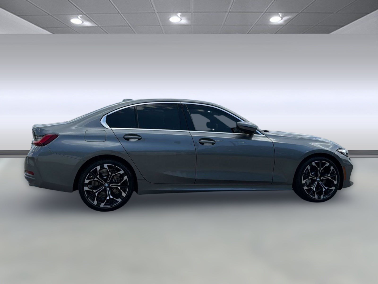 Used 2025 BMW 330i Sedan w/ M Sport Package RWD image 8